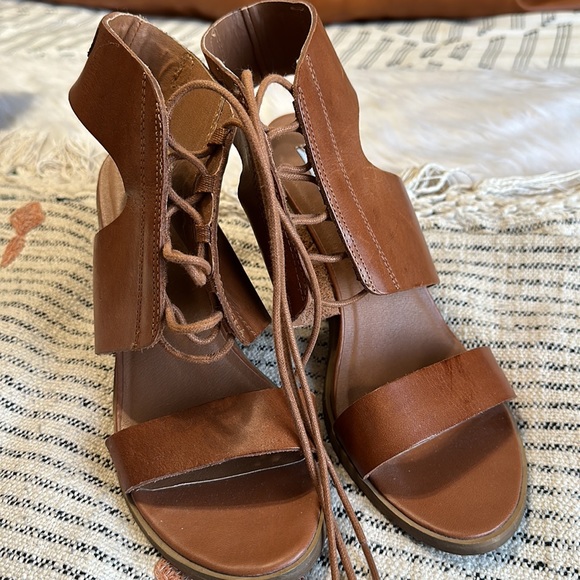 Steve Madden Nannoo Sandal - Picture 9 of 9